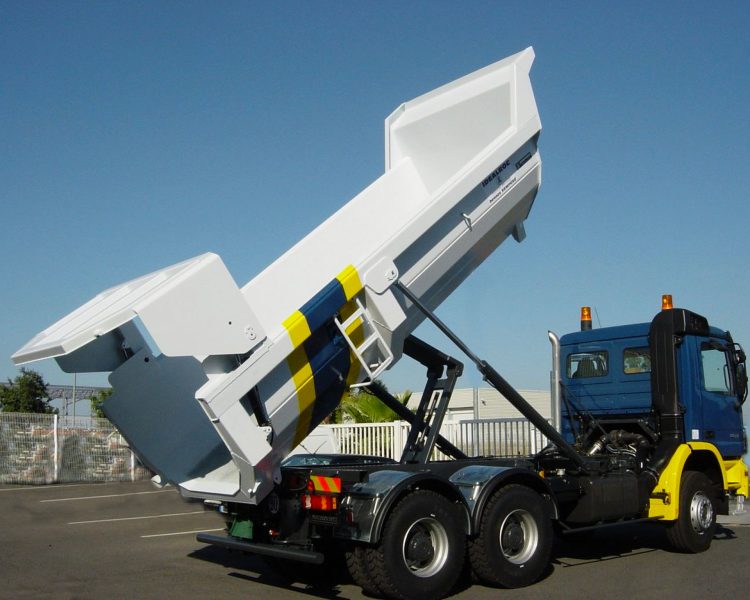 idealroc sur actros 6x4 paoli avec systeme de depose rapide 015